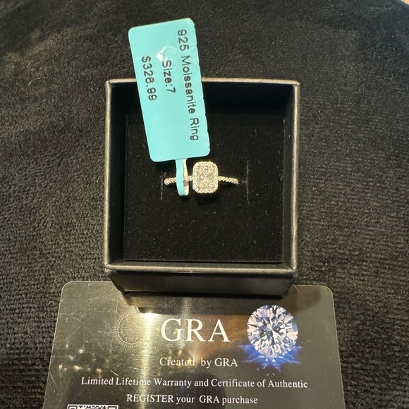 BRAND NEW Moissanite Ring size 7 sterling silver - Picture 6 of 9